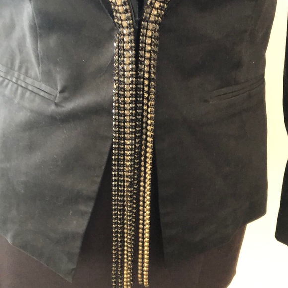 Beautiful jacket - Picture 3 of 6